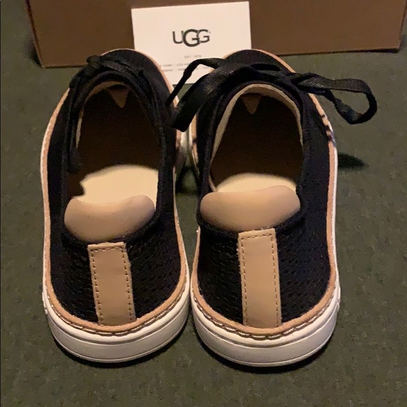 NWT Ugg Pinkett Shoes - Picture 6 of 8